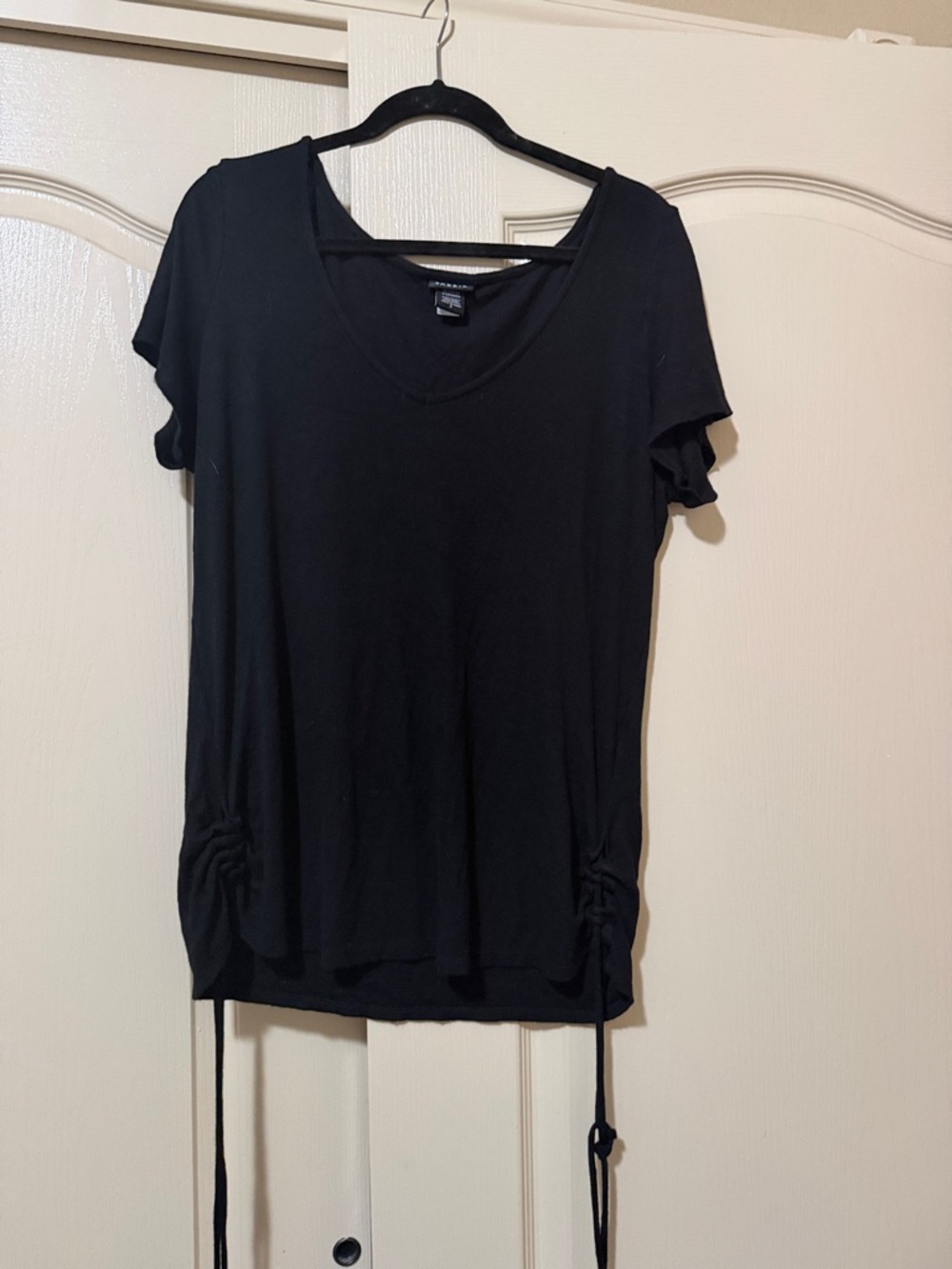 torrid Black V-Neck Short Sleeve Top with Side Drawstrings size 2